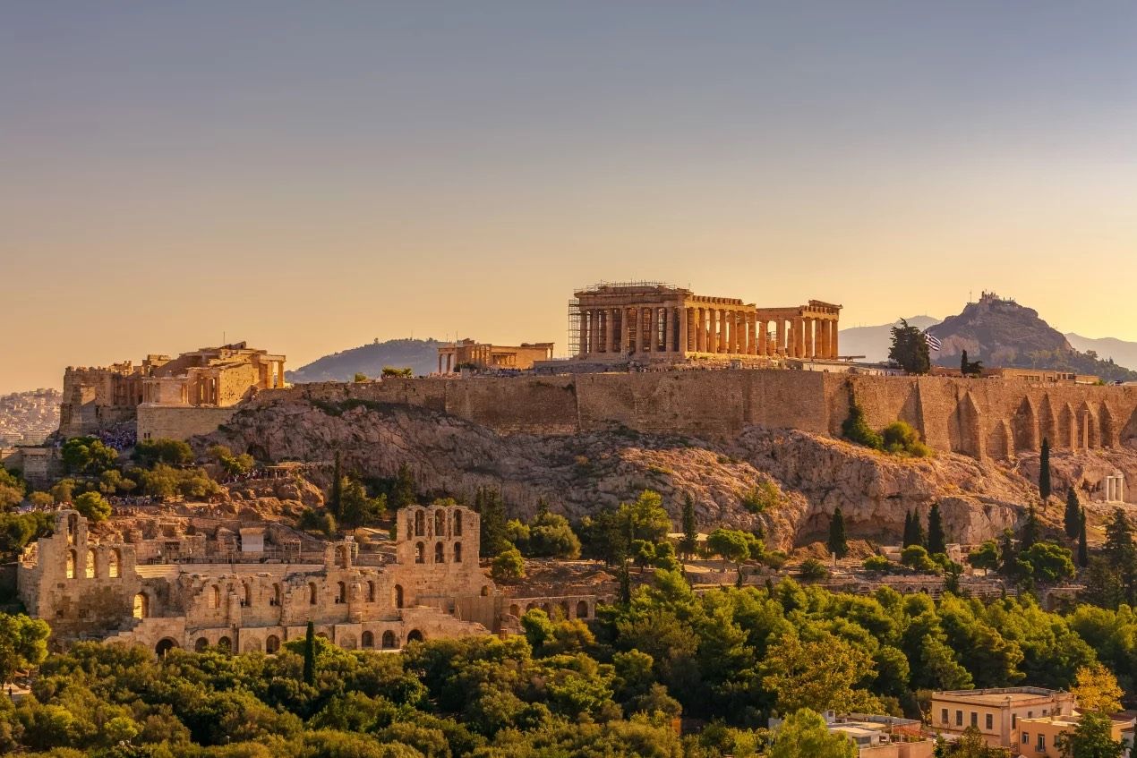 Vista de la Acrópolis de Atenas con el Partenón y el Erecteión desde la colina Filopappou de Constantinos Kollias